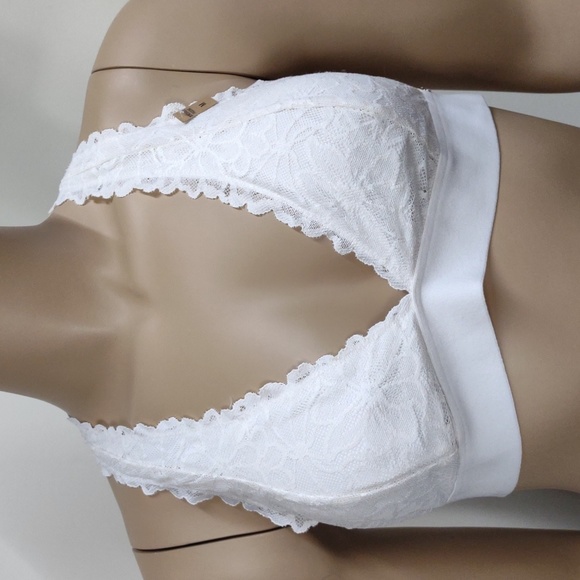 New Victoria's Secret Pink Medium white lace caged back bralette - Picture 11 of 11